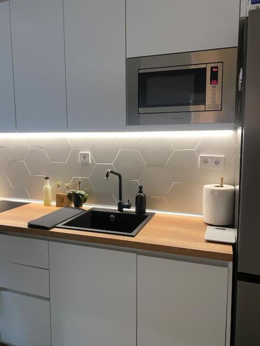 New Luxury Furnished Apartment - Beach, Varna Center & Fast Wi-Fi Dış mekan fotoğraf