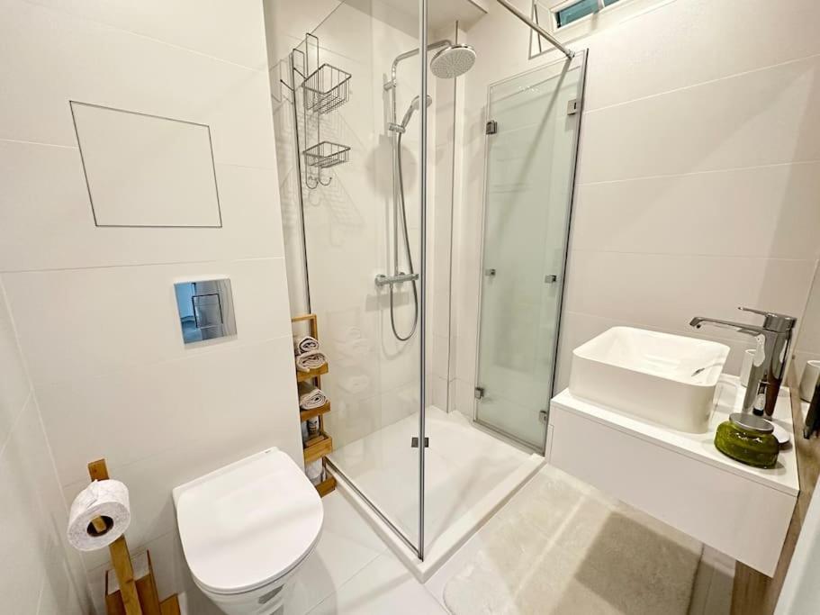 New Luxury Furnished Apartment - Beach, Varna Center & Fast Wi-Fi Dış mekan fotoğraf