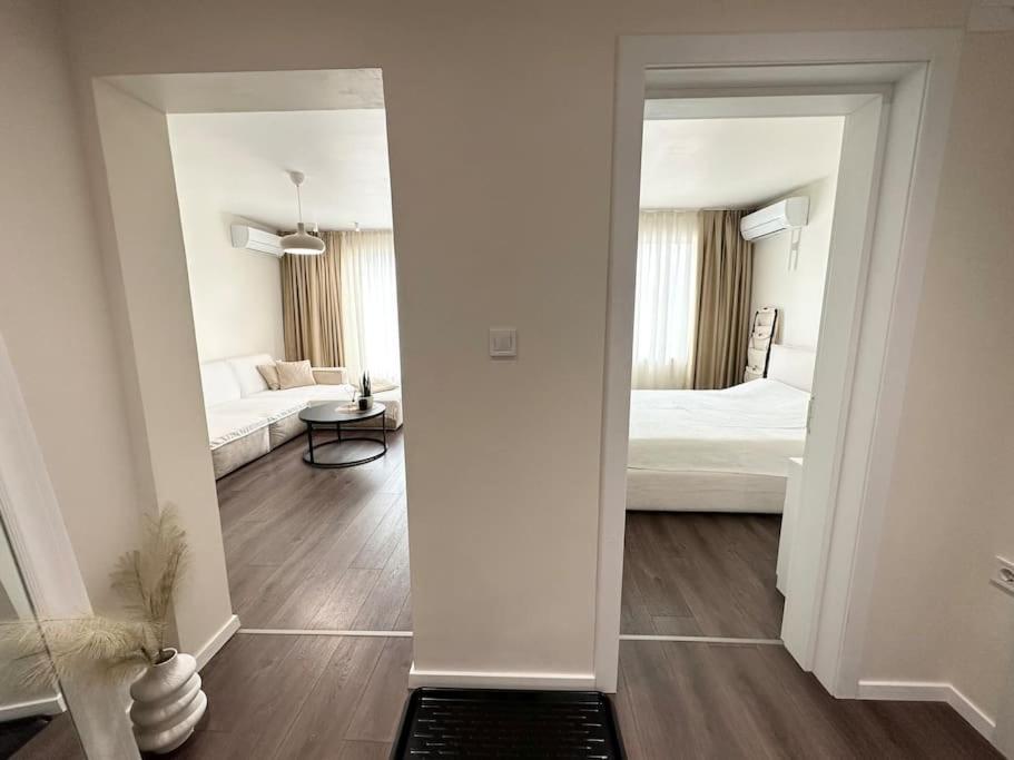 New Luxury Furnished Apartment - Beach, Varna Center & Fast Wi-Fi Dış mekan fotoğraf