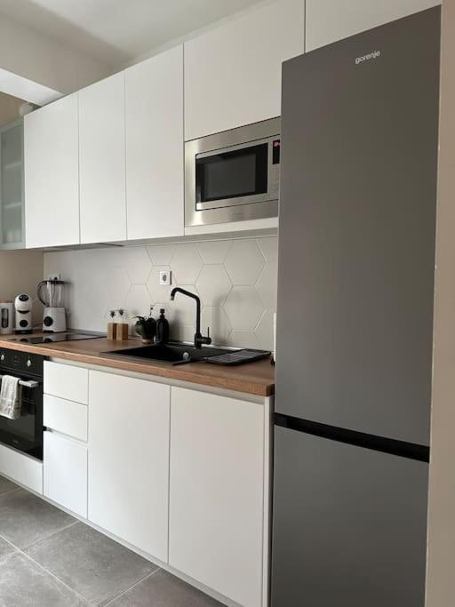 New Luxury Furnished Apartment - Beach, Varna Center & Fast Wi-Fi Dış mekan fotoğraf