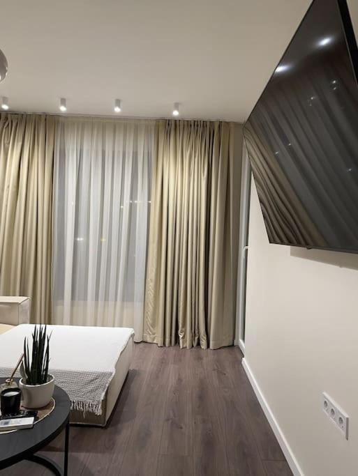 New Luxury Furnished Apartment - Beach, Varna Center & Fast Wi-Fi Dış mekan fotoğraf